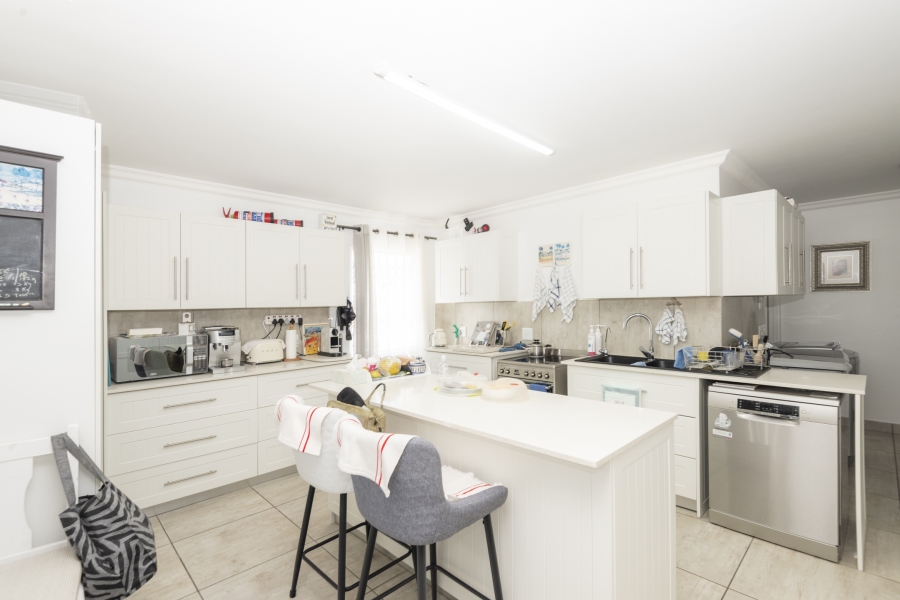 7 Bedroom Property for Sale in Jacobsbaai Western Cape